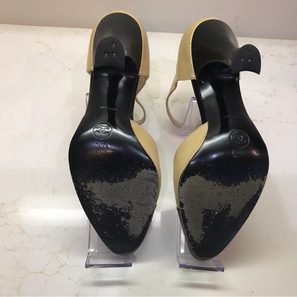 CHANEL Black and Beige Heels with Classic Cap Toe - Picture 5 of 10